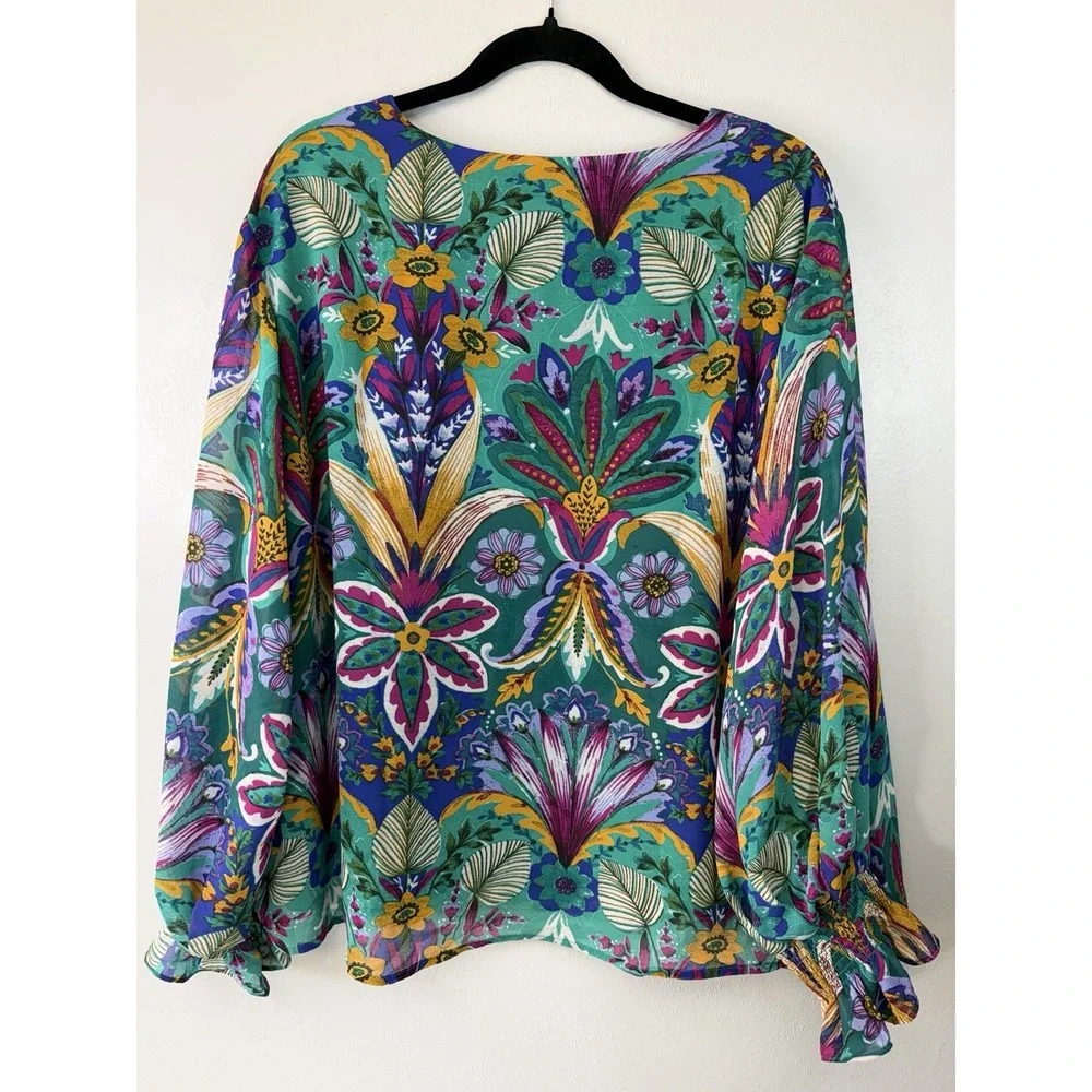 Nicole Miller Plus Size Emerald Bold Floral V Neck Size 3X - Picture 6 of 6
